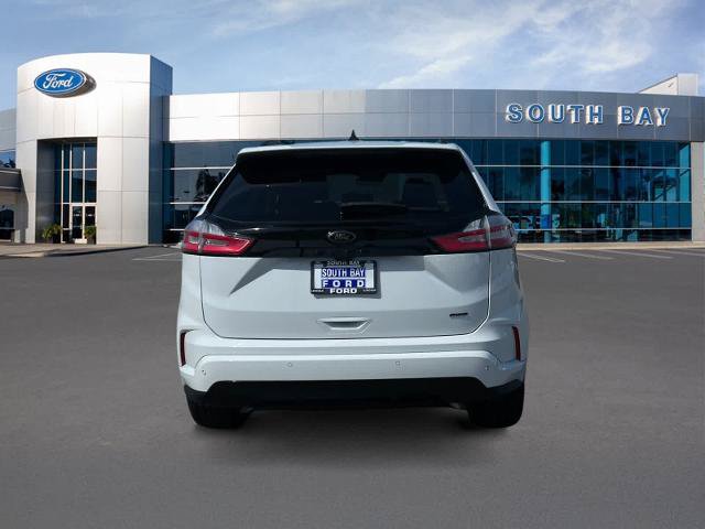 Certified 2023 Ford Edge SE w/ Black Appearance Package AWD/4WD image 4
