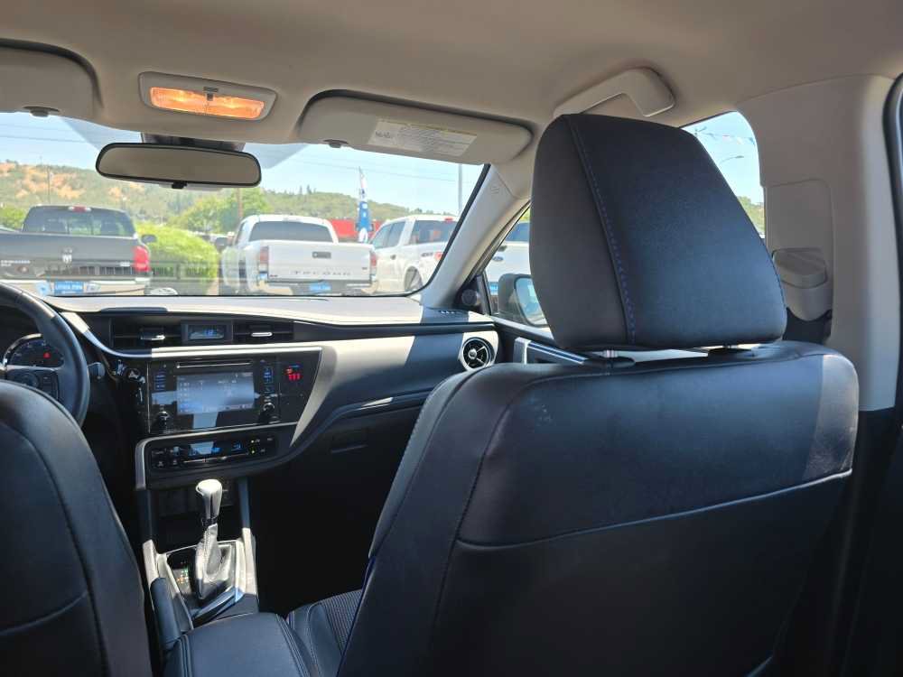 Used 2018 Toyota Corolla SE w/ Carpet Mat Package (TMS) FWD image 14