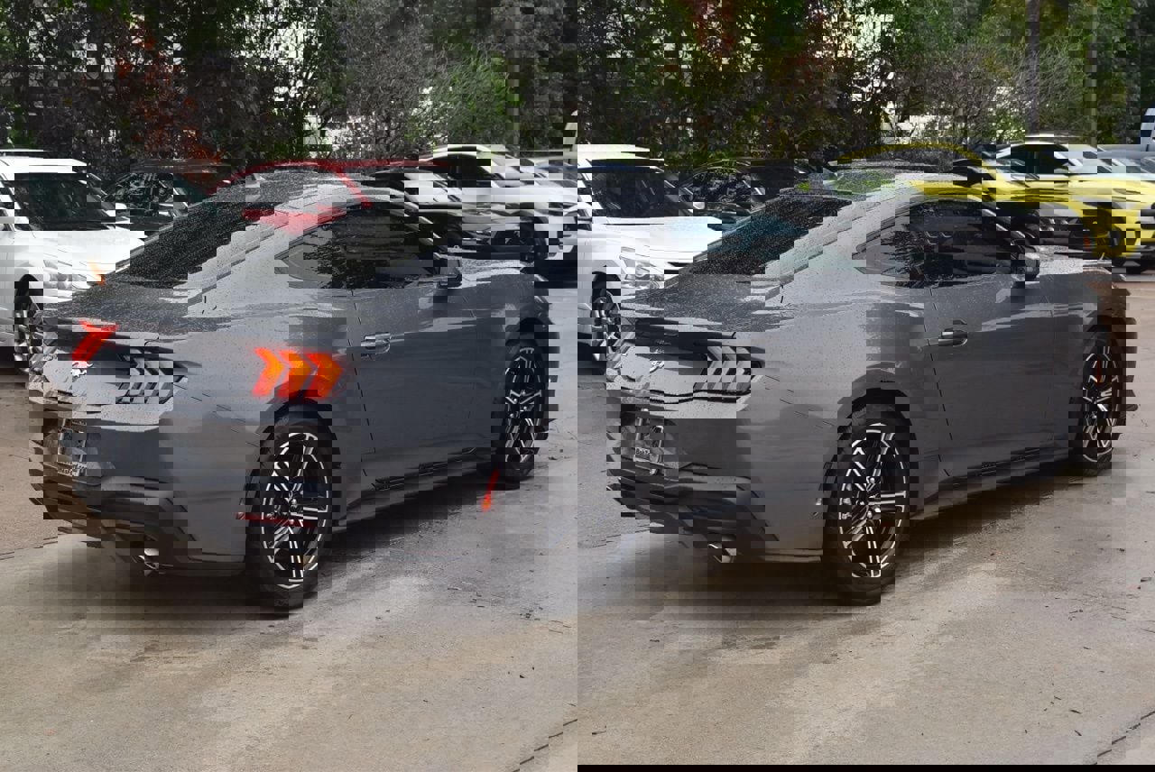 Certified 2024 Ford Mustang Coupe RWD image 8