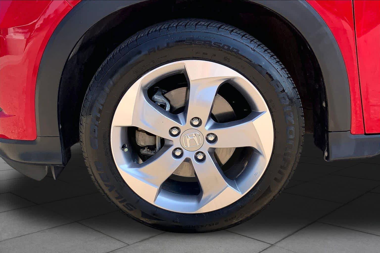 Used 2018 Honda HR-V LX image 11