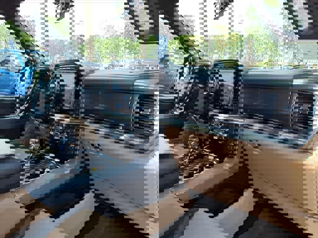 Certified 2022 Ford F150 Lariat w/ Equipment Group 502A High image 10