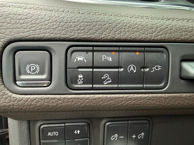 Used 2021 GMC Yukon XL Denali w/ Denali Premium Package AWD/4WD image 39
