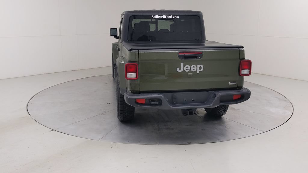 Used 2022 Jeep Gladiator Overland w/ Dual Top Group AWD/4WD image 15