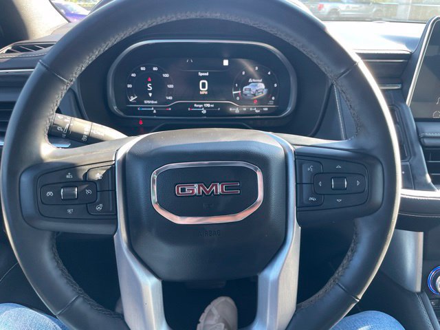 Used 2023 GMC Yukon SLT w/ SLT Luxury Package RWD image 16