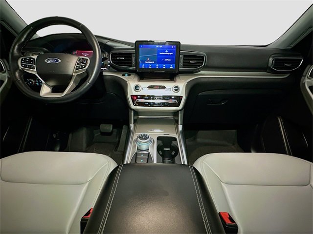 Certified 2021 Ford Explorer XLT w/ Equipment Group 202A image 9