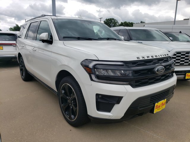 Certified 2022 Ford Expedition Limited AWD/4WD image 4