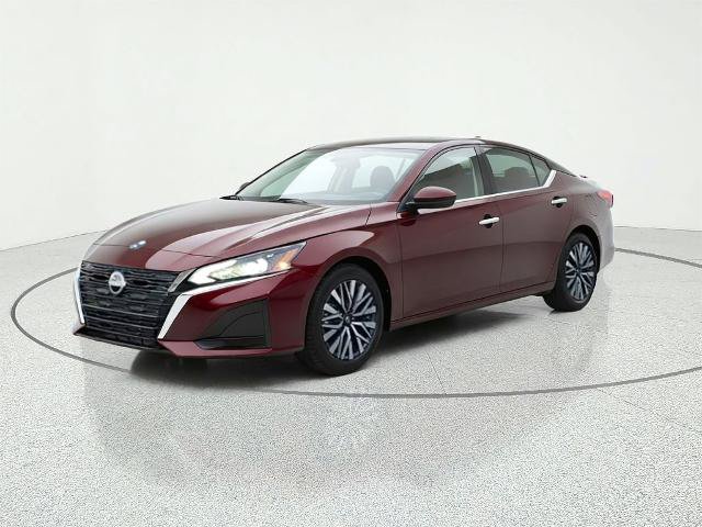 Used 2025 Nissan Altima 2.5 SV FWD image 3