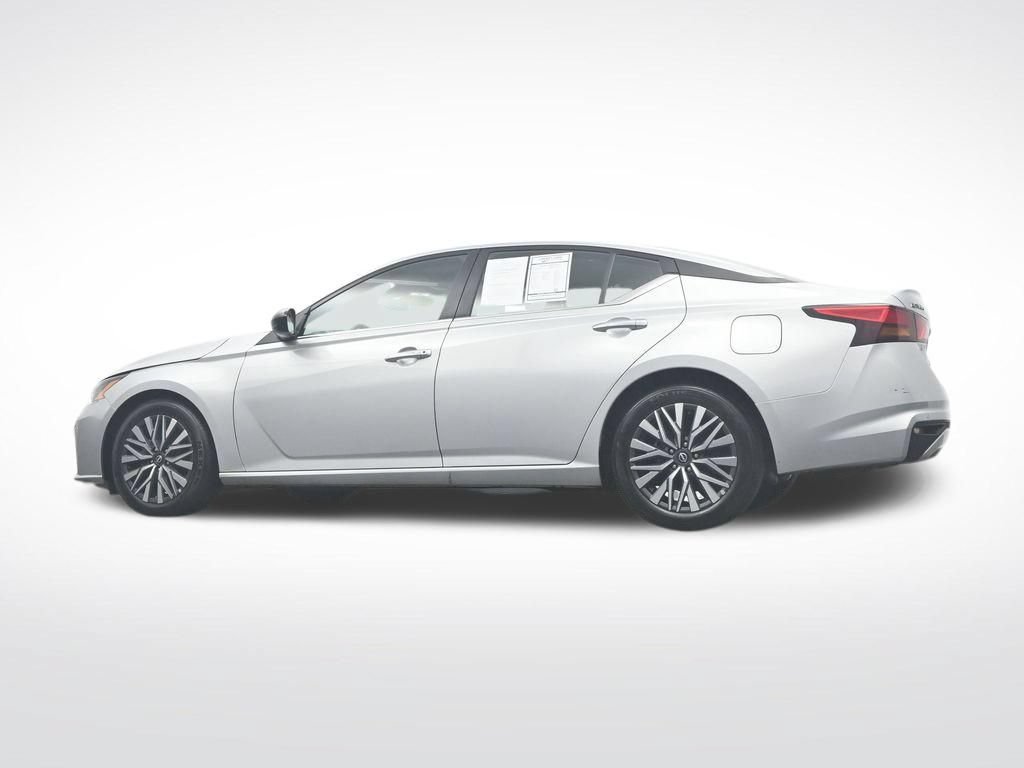 Used 2024 Nissan Altima 2.5 SV FWD image 45