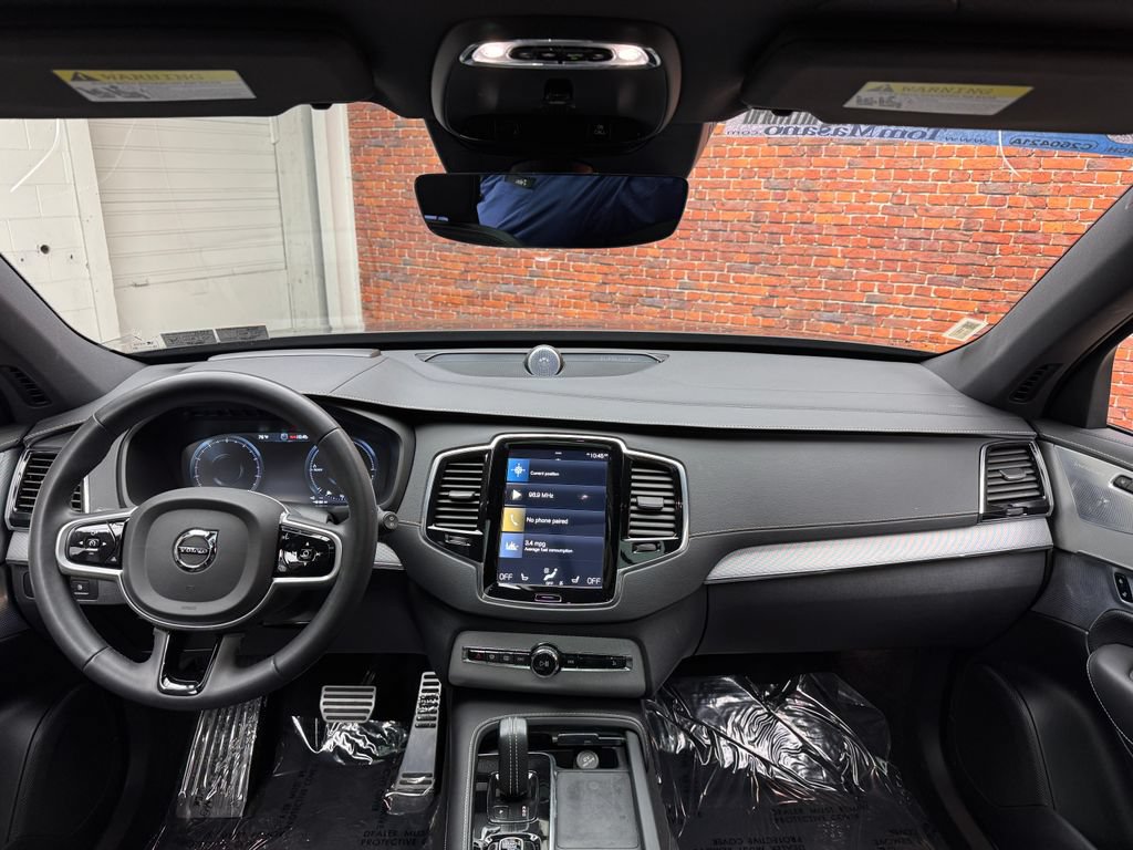Used 2022 Volvo XC90 T8 R-Design w/ Advanced Package AWD/4WD image 13