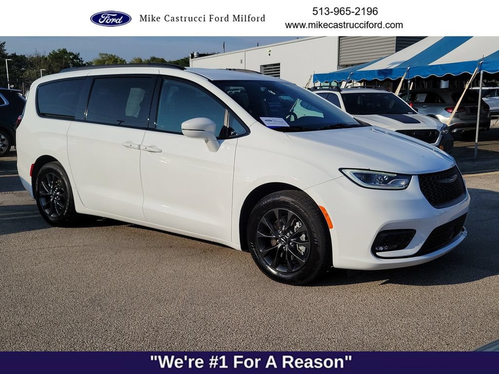 Used 2021 Chrysler Pacifica Touring w/ S Appearance Package FWD image 8