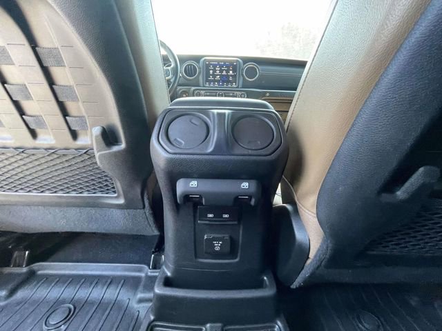 Used 2022 Jeep Wrangler Unlimited Rubicon 4xe AWD/4WD image 15