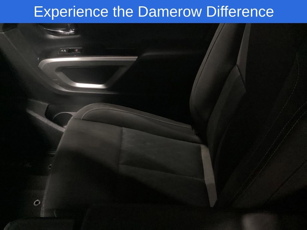 Used 2017 Nissan Titan SV image 15