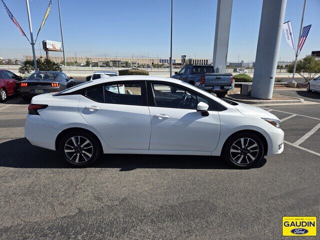 Used 2025 Nissan Versa SV FWD image 8