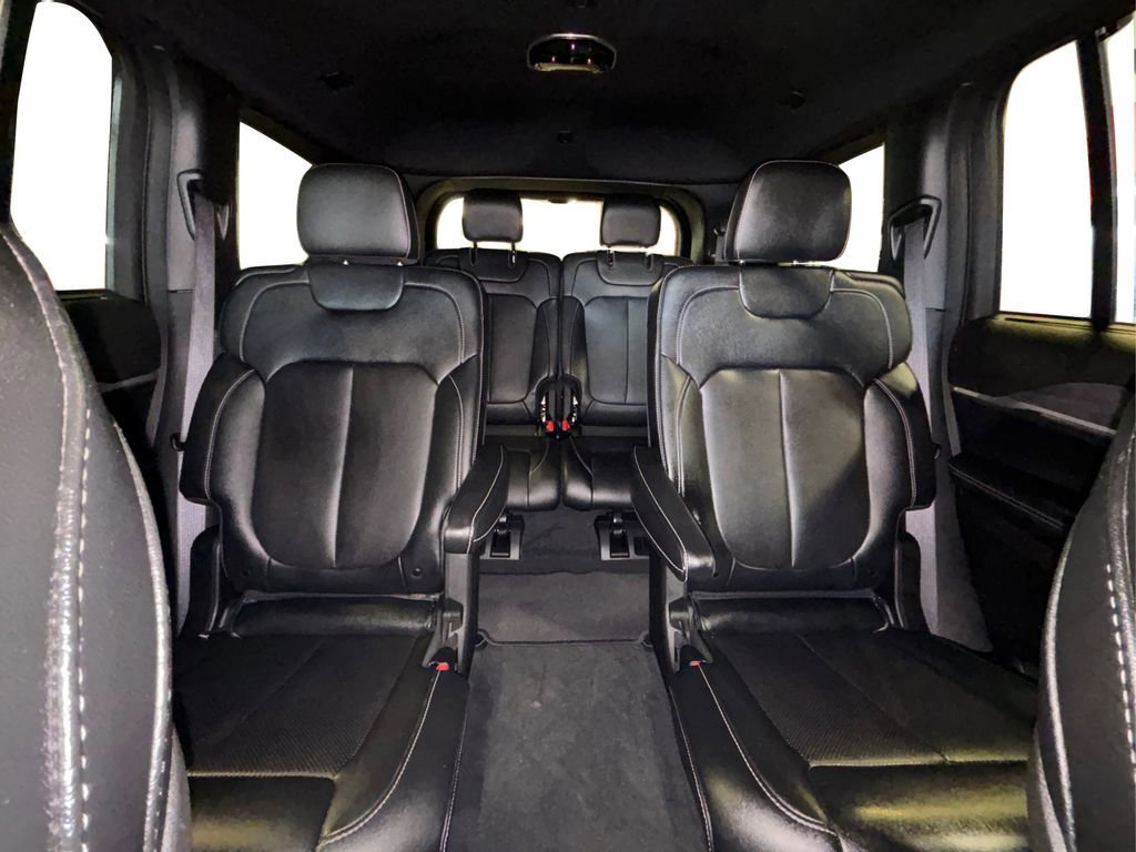 Used 2024 Jeep Grand Cherokee L Limited w/ Luxury Tech Group II image 19