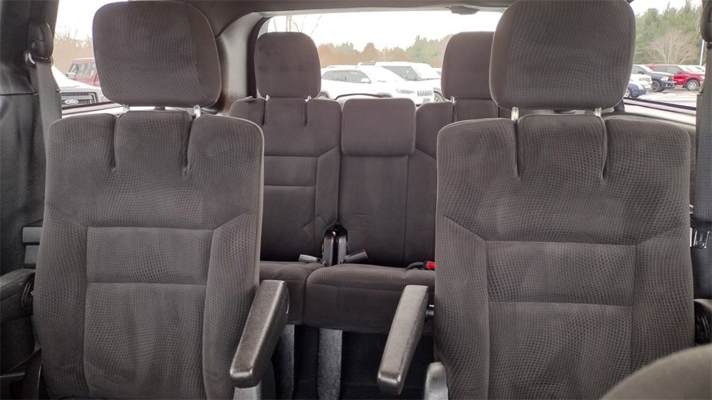 Used 2017 Dodge Grand Caravan SE image 22