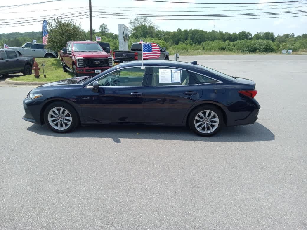 Used 2021 Toyota Avalon XLE FWD image 4