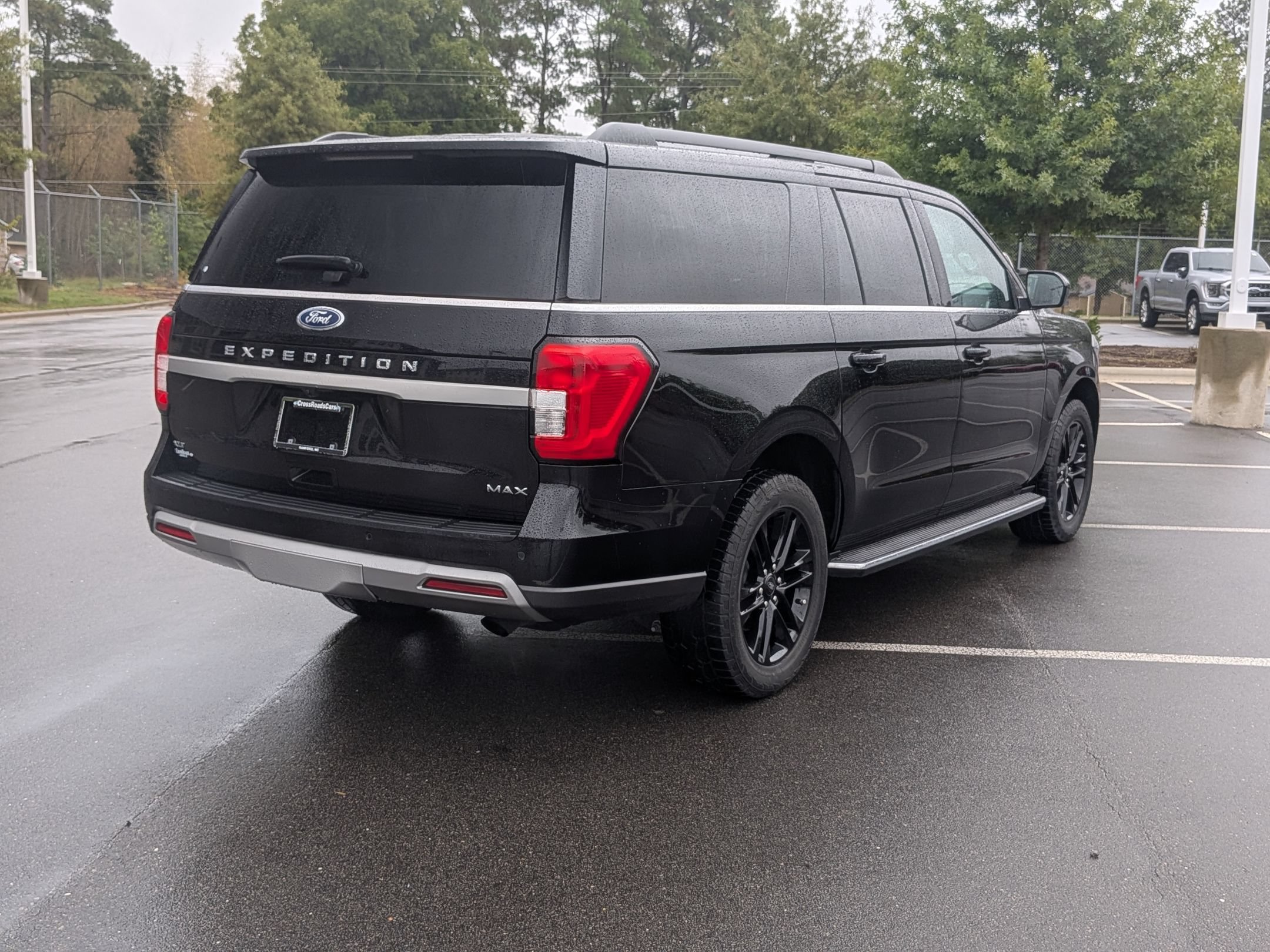 Certified 2023 Ford Expedition Max XLT RWD image 4