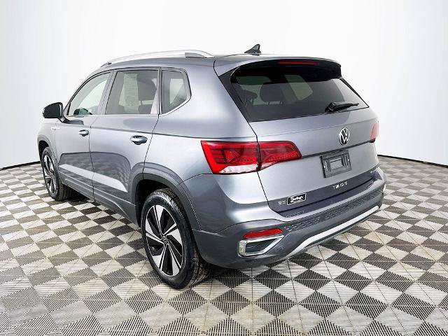 Used 2024 Volkswagen Taos SE w/ Panoramic Sunroof Package AWD/4WD image 5