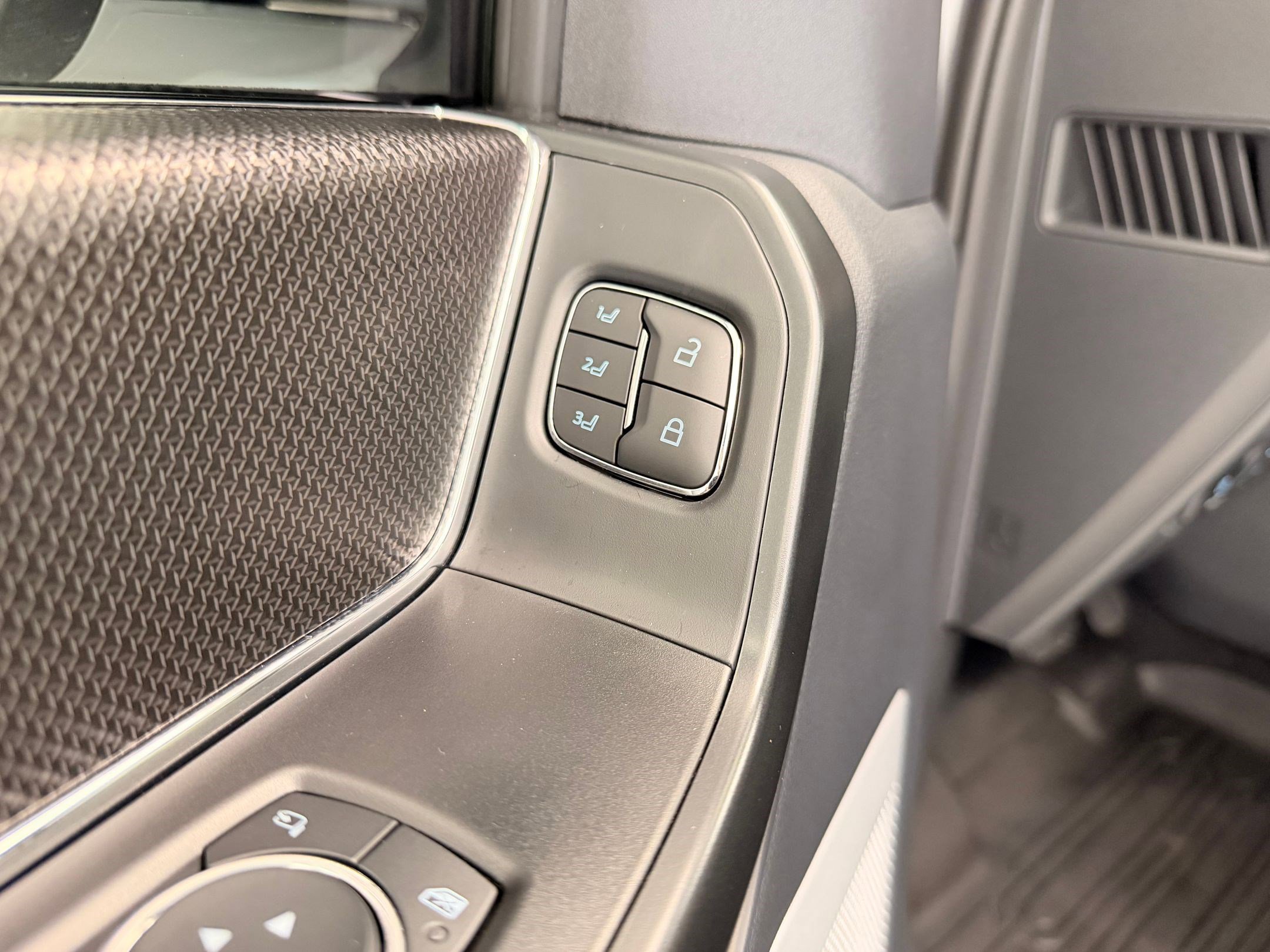 Certified 2025 Ford F150 Raptor image 18