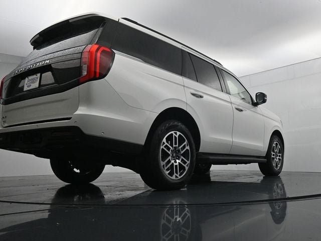Certified 2025 Ford Expedition Active AWD/4WD image 39
