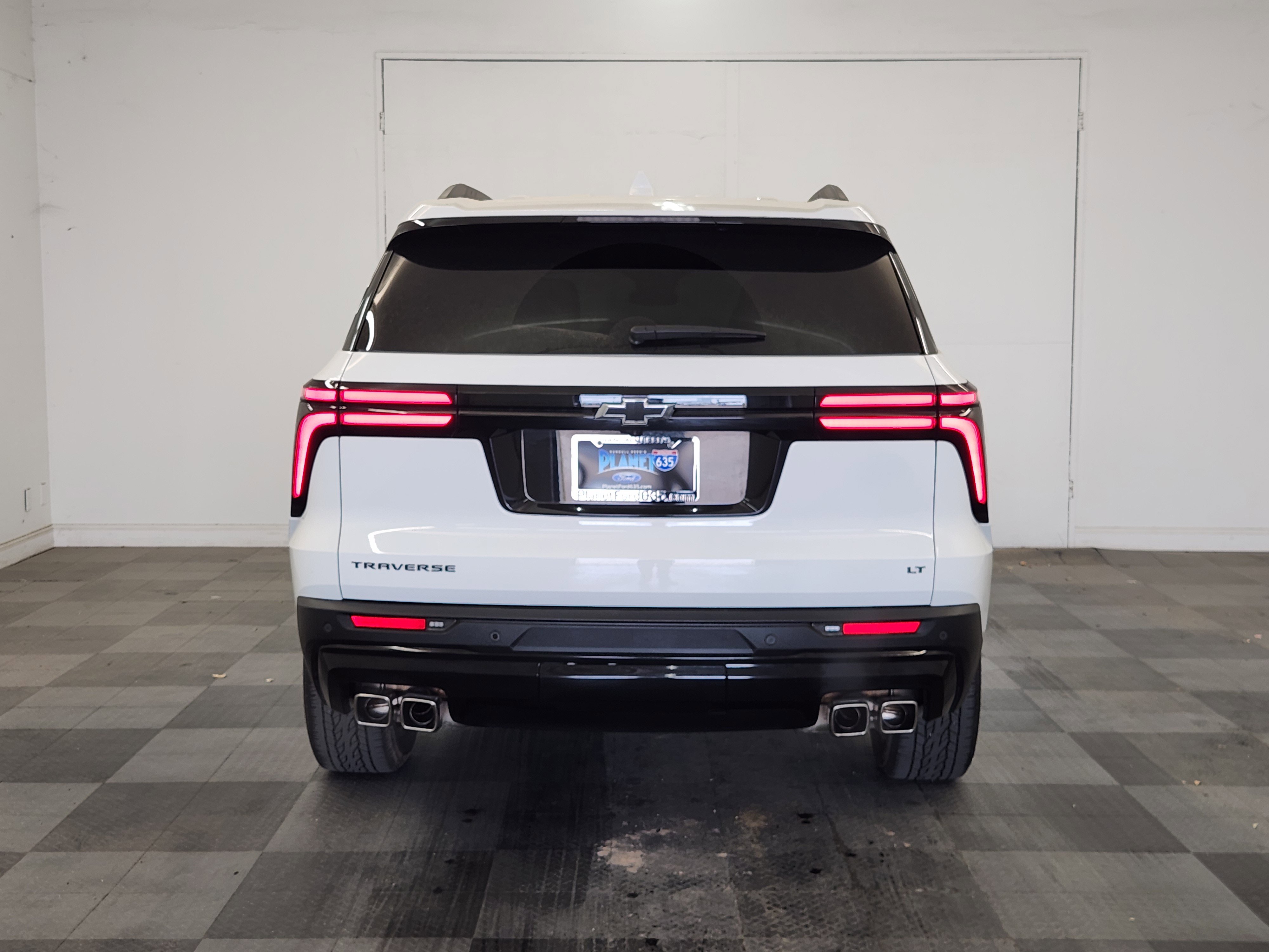 Used 2024 Chevrolet Traverse LT w/ Midnight/Sport Edition image 6