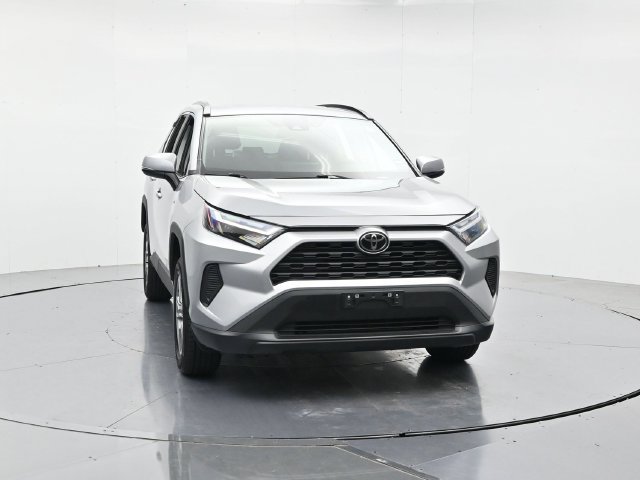 Used 2024 Toyota RAV4 XLE FWD image 4