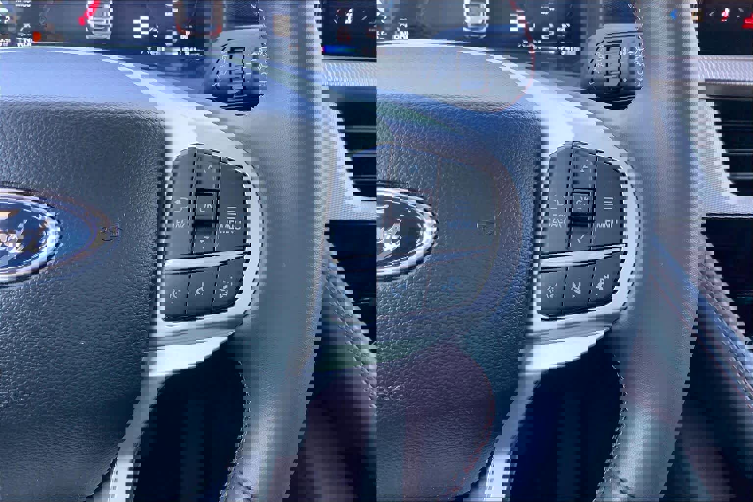 Certified 2025 Ford Explorer Active image 25