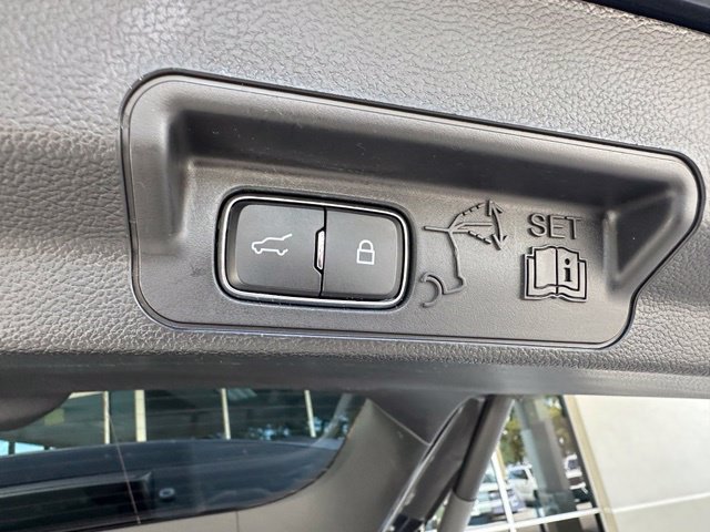 Certified 2022 Ford Explorer XLT w/ Equipment Group 202A RWD image 32
