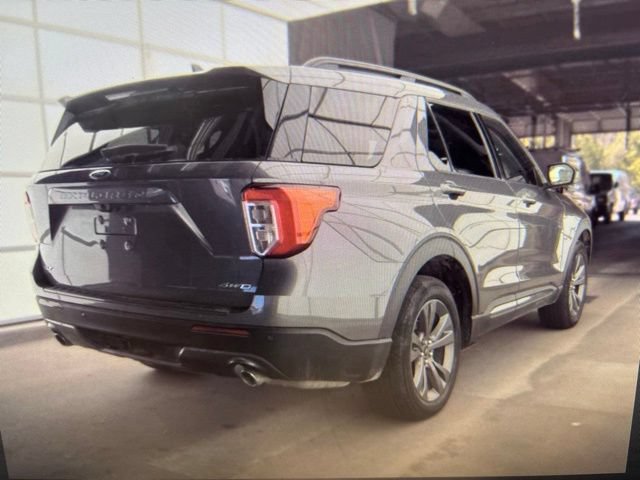 Certified 2023 Ford Explorer XLT w/ Equipment Group 202A AWD/4WD image 2