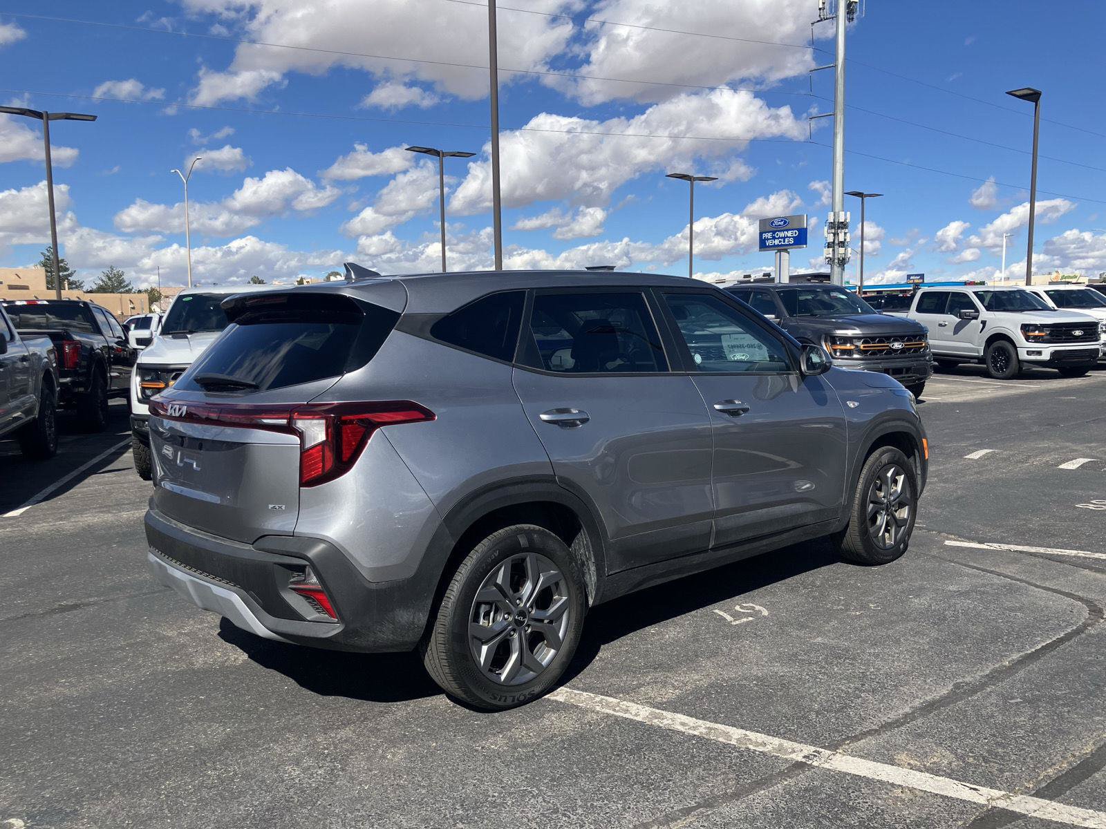 Used 2026 Kia Seltos LX AWD/4WD image 2