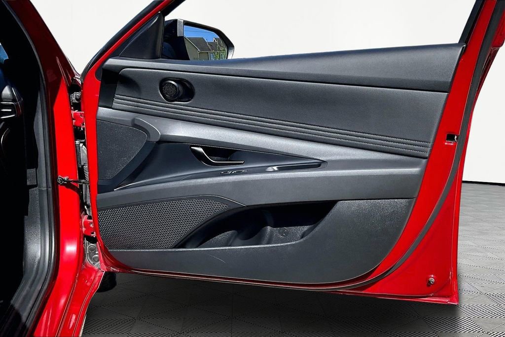 Used 2025 Hyundai Elantra Sport image 24