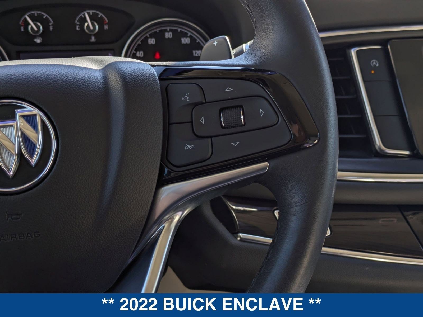 Used 2022 Buick Enclave Essence image 27