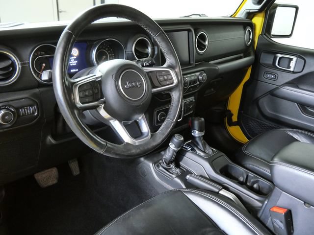 Used 2019 Jeep Wrangler Unlimited Sahara w/ Uconnect 4C Nav & Sound Group AWD/4WD image 3