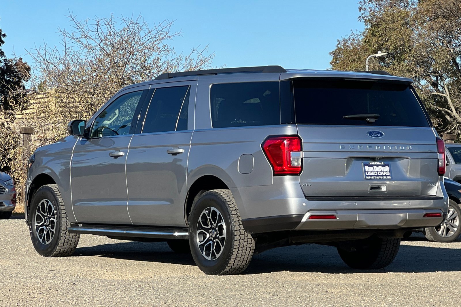 Certified 2022 Ford Expedition Max XLT image 3