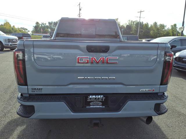 Used 2025 GMC Sierra 2500 AT4 w/ AT4 Premium Plus Package AWD/4WD image 3