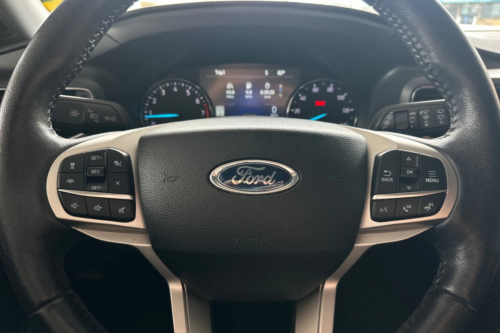 Certified 2024 Ford Explorer Limited AWD/4WD image 24