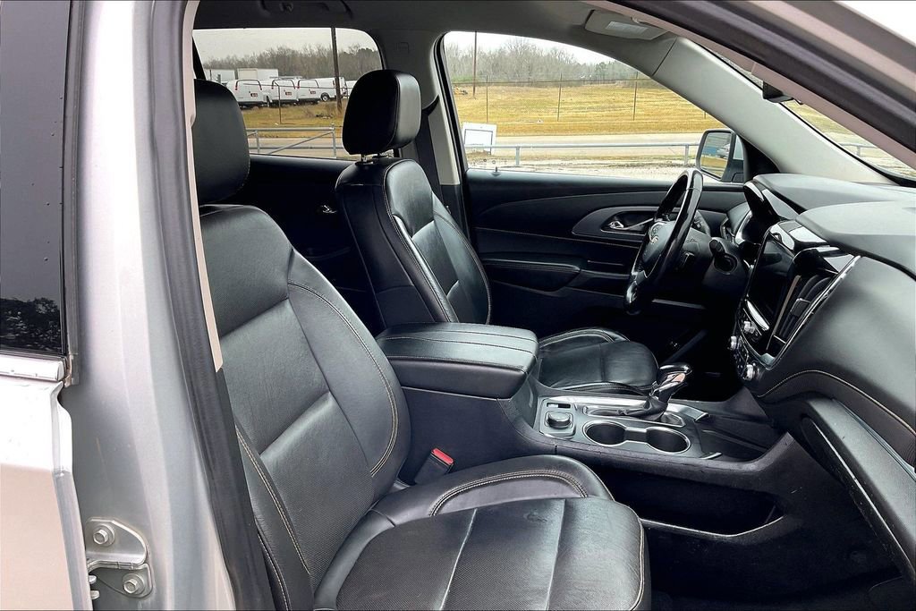 Used 2021 Chevrolet Traverse Premier image 30