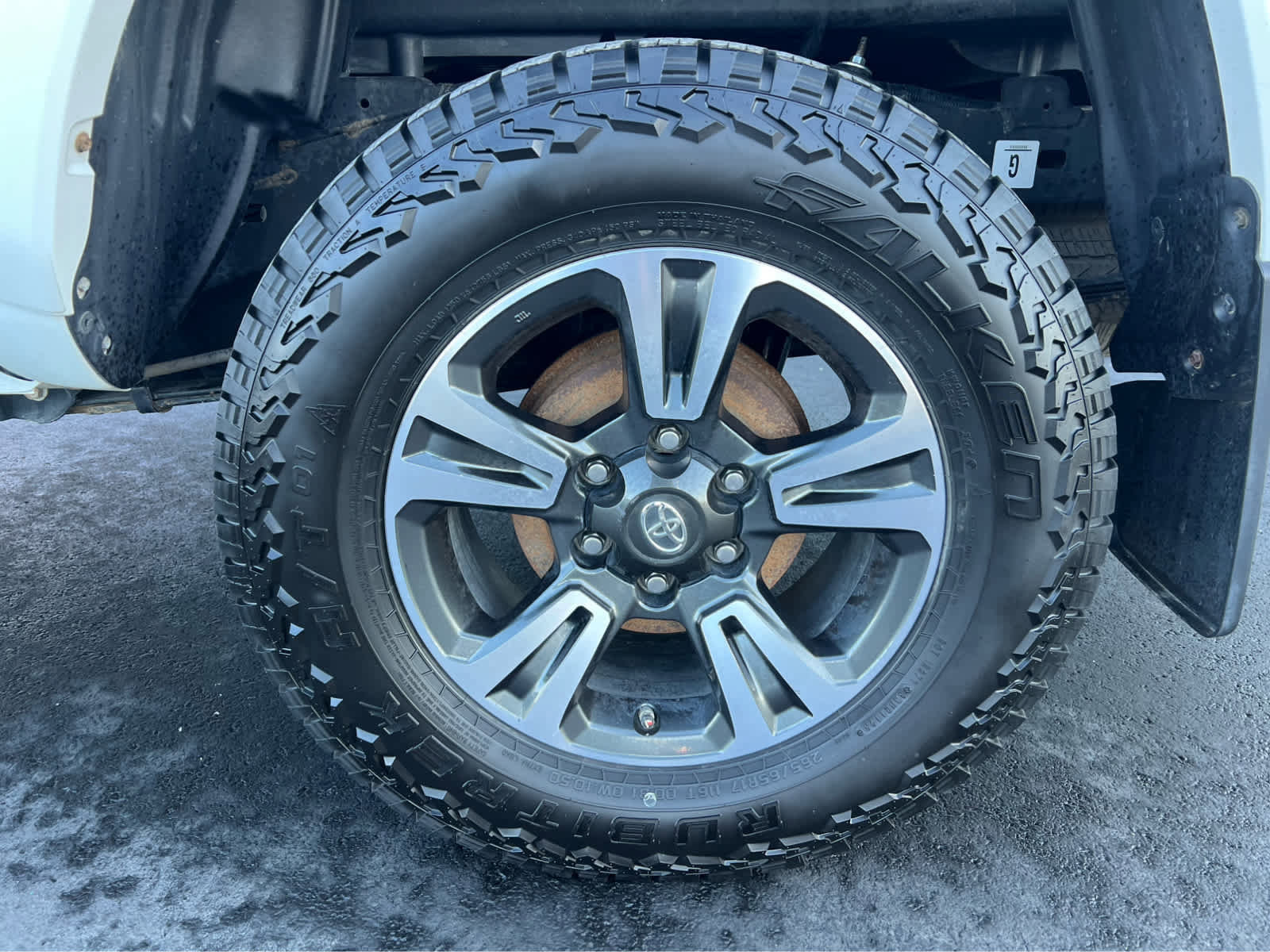 Used 2019 Toyota Tacoma TRD Sport w/ Technology Package AWD/4WD image 14