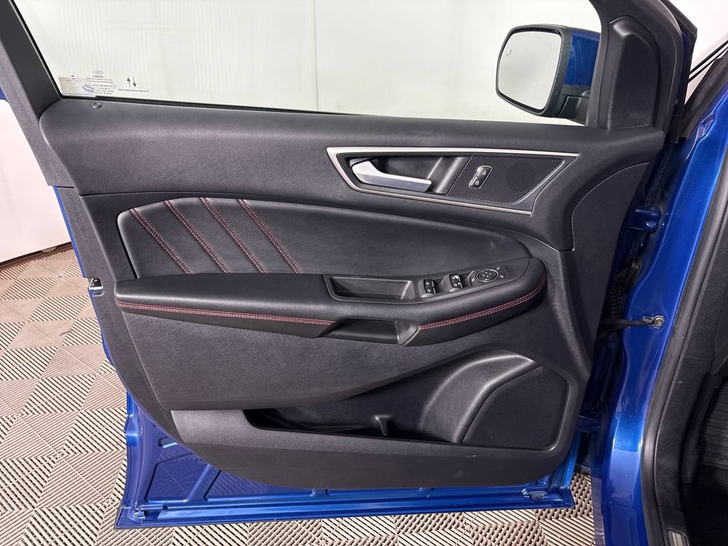 Certified 2022 Ford Edge ST-Line AWD/4WD image 17