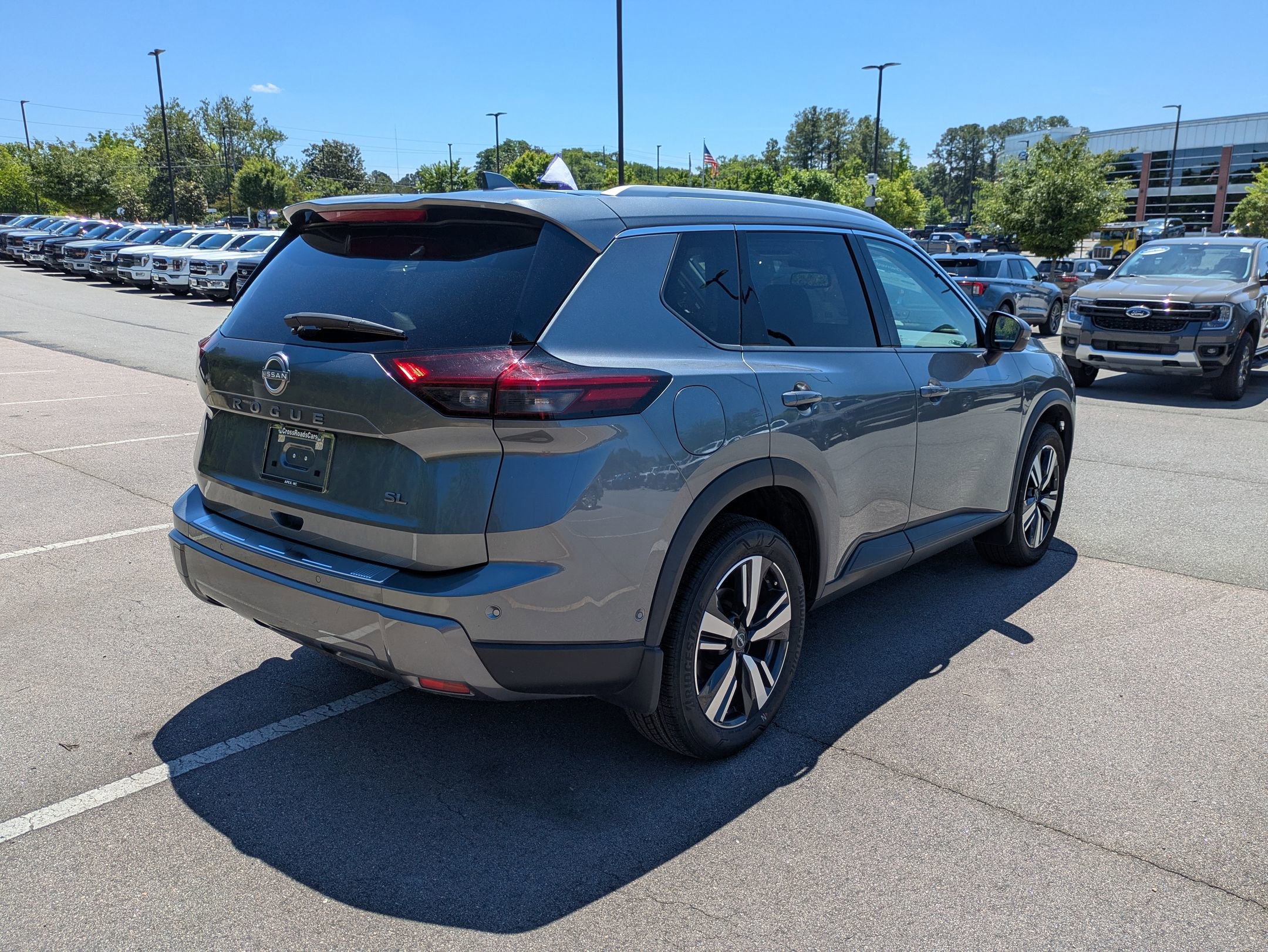 Used 2024 Nissan Rogue SL FWD image 4