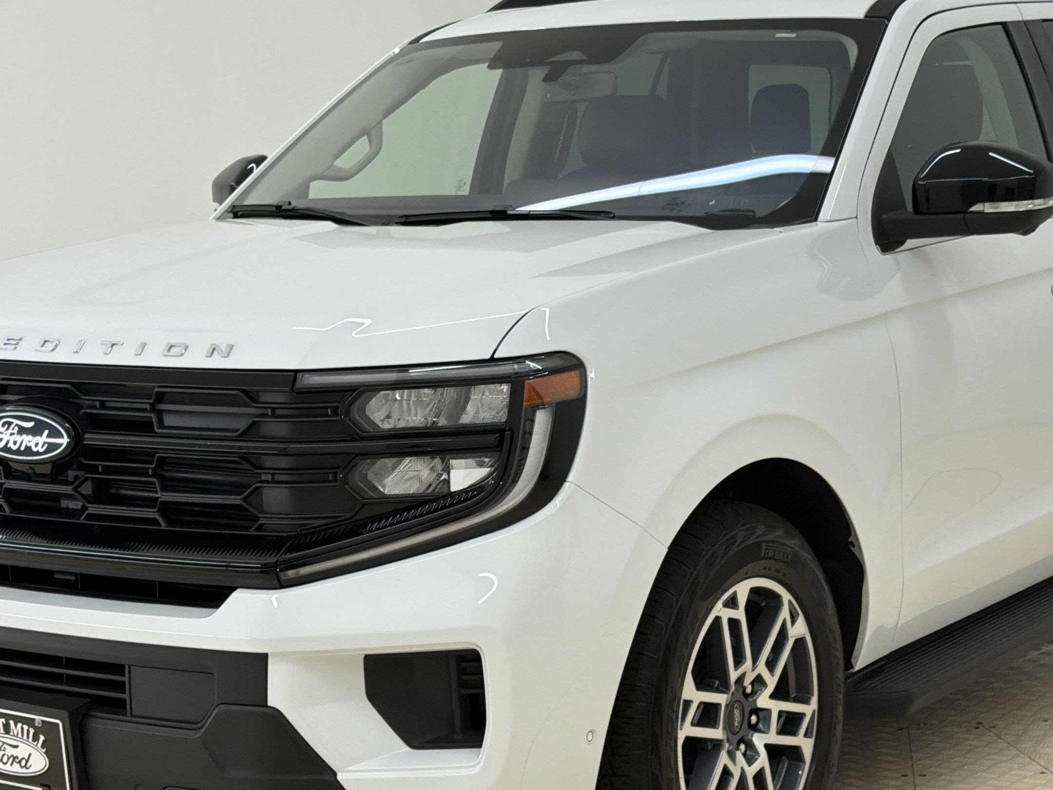 Certified 2025 Ford Expedition Active AWD/4WD image 25