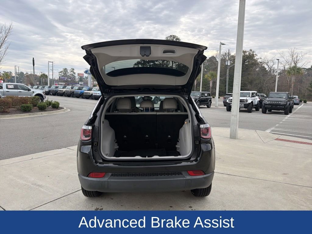 Used 2022 Jeep Compass Latitude w/ Sun and Sound Group image 9