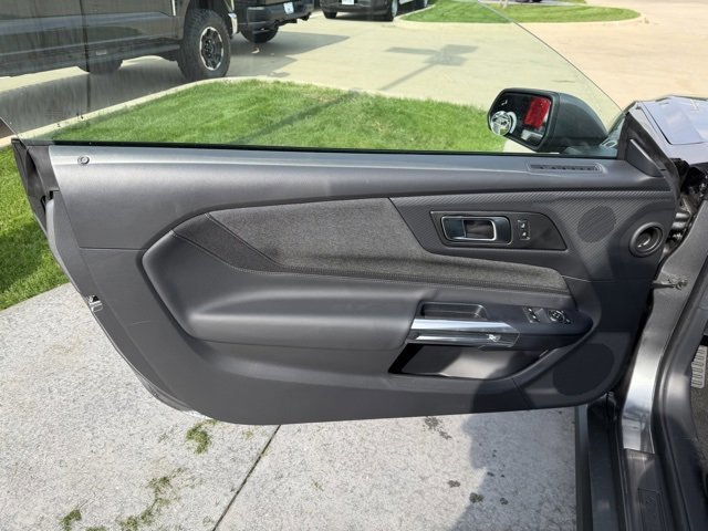 Certified 2025 Ford Mustang Coupe image 9