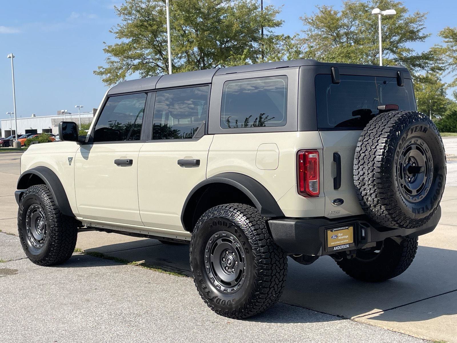 Certified 2025 Ford Bronco 4-Door w/ Sasquatch Package AWD/4WD image 9