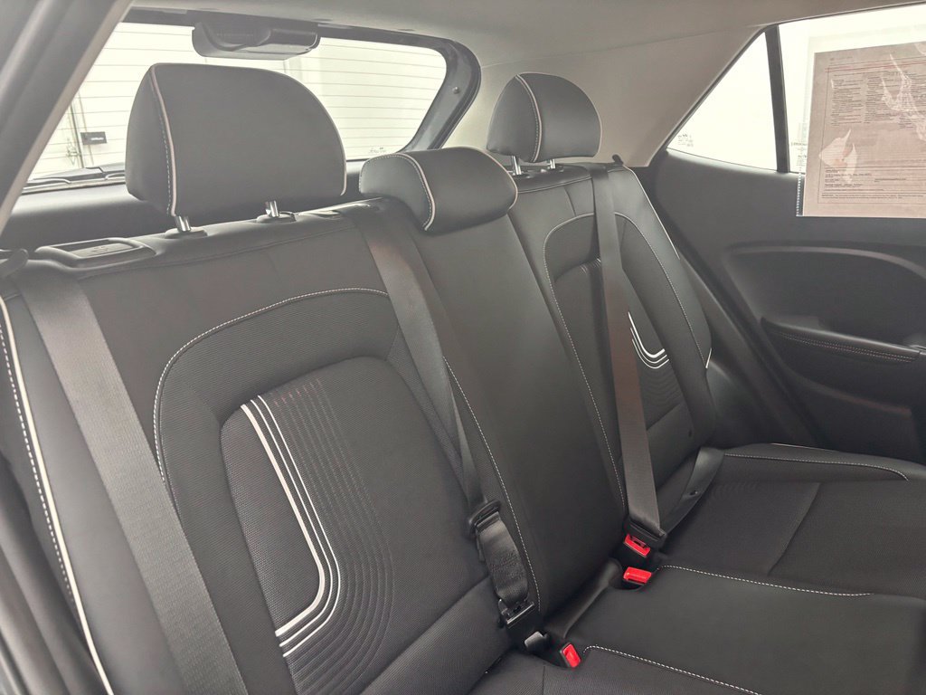 Used 2024 Hyundai Venue Limited FWD image 43