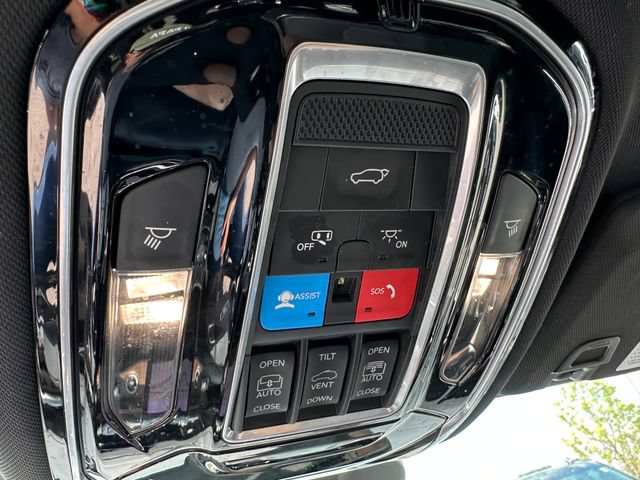 Used 2022 Jeep Grand Cherokee L Summit w/ Advanced Protech Group IV AWD/4WD image 35