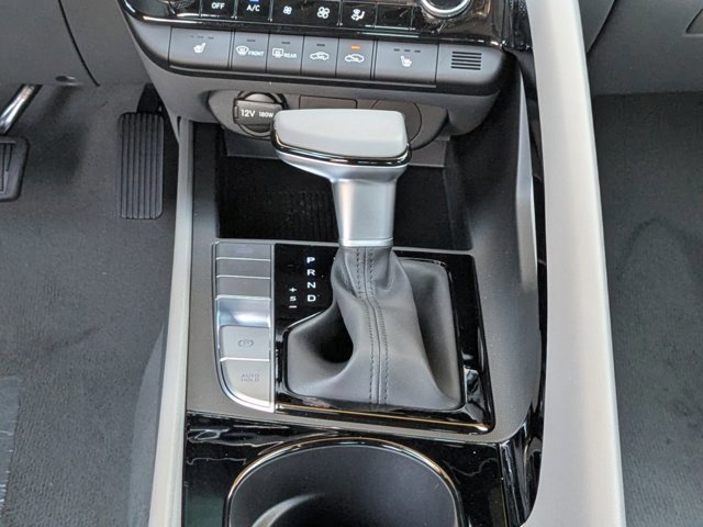 Used 2025 Hyundai Elantra SEL image 16