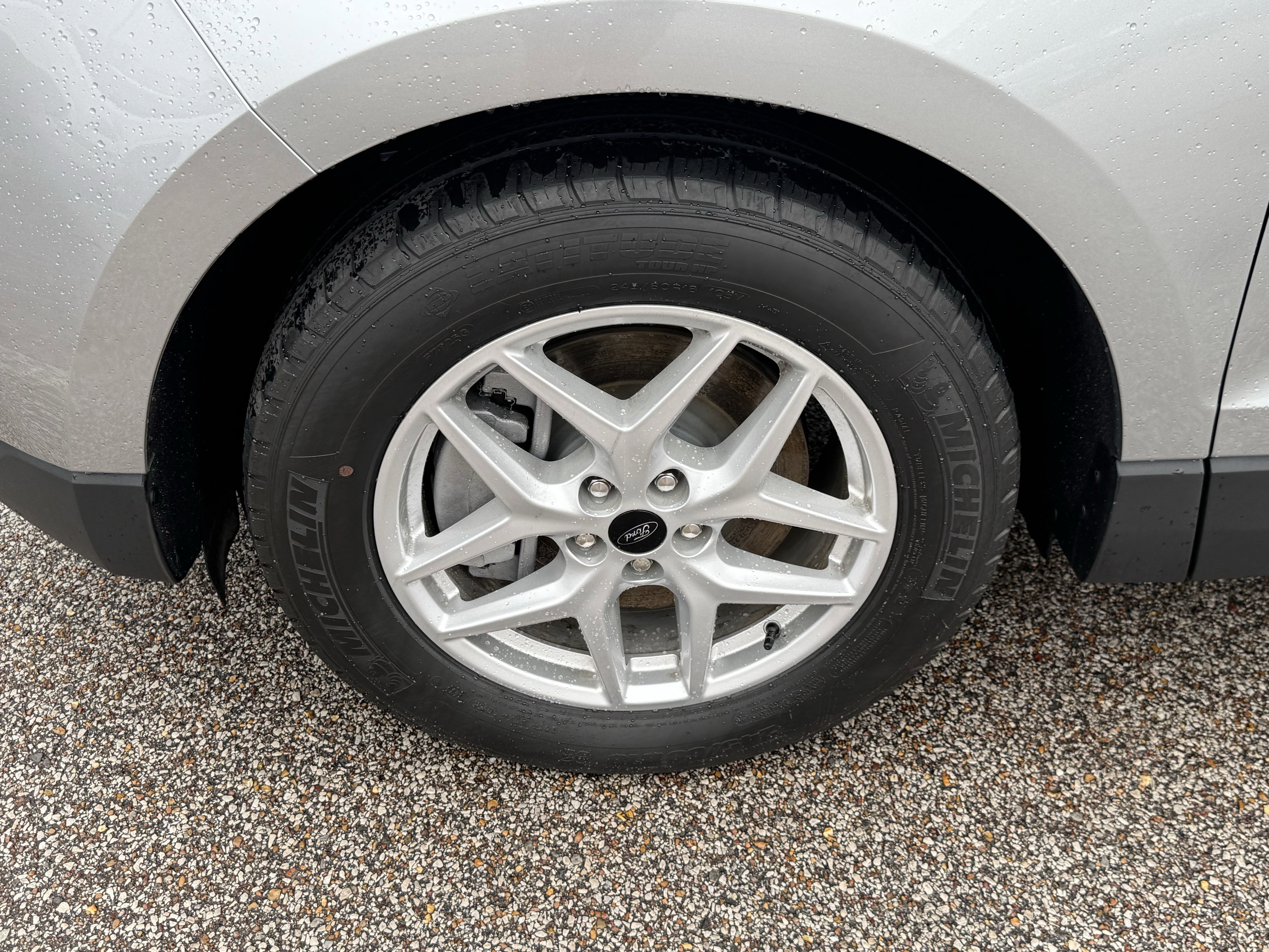 Certified 2024 Ford Edge SE image 9