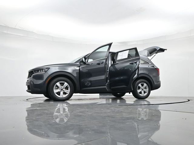 Used 2023 Kia Sorento LX image 53