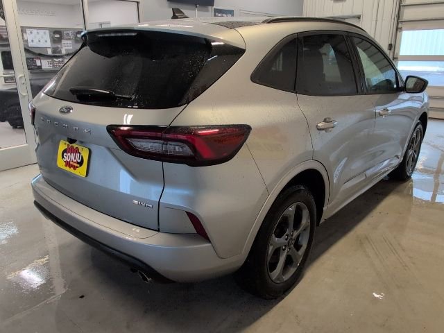 Certified 2023 Ford Escape ST-Line image 6
